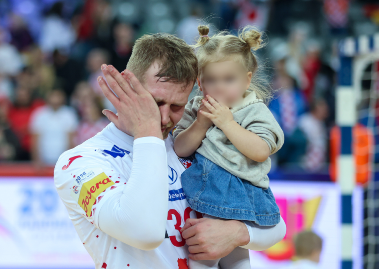 Najemotivnija fotografija nakon velike pobjede: David Mandić u suzama slavio s kćerkicom