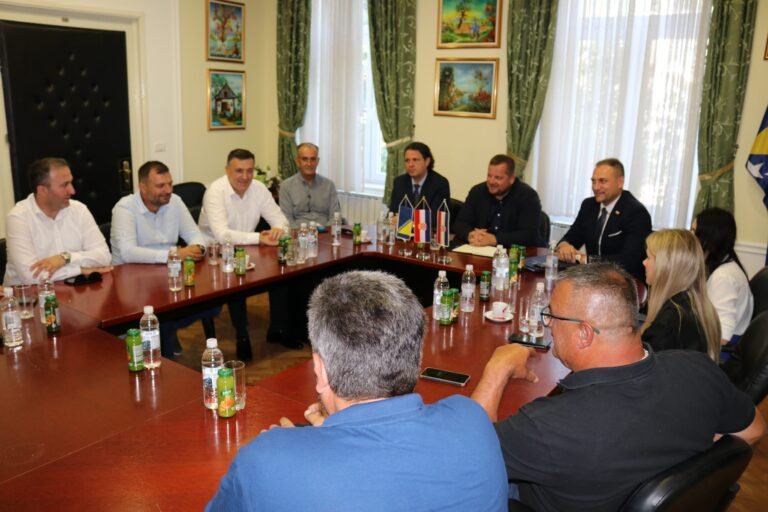 Hrvatski ministar Vlajčić posjetio Ljubuški: Najavljeni projekti potpore poljoprivrednicima