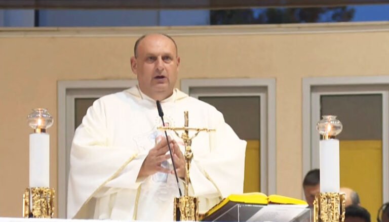 Fra Dario Dodig seli u Vitinu, fra Miro Šego preuzima na Humcu službu župnika i gvardijana