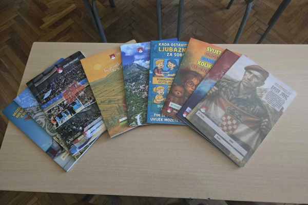 Pogledajte što školarci u Vrgorcu imaju na koricama svojih radnih bilježnica