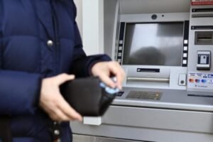 Ukradenom karticom plaćala objede, gorivo i račune po Ljubuškom i Vitini