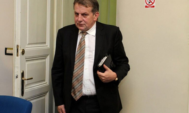 Ljubušak želi platiti prijevoz bošnjačkim učenicima u Stocu: “Ja ovo ne mogu gledati”